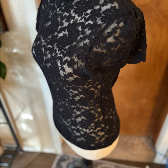 Woman’s lace top size large - Picture 3 of 10